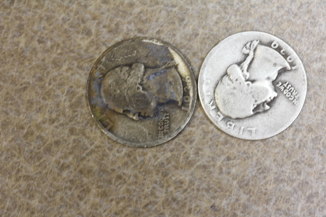 Lot of 2 Quarters (1 of 2)