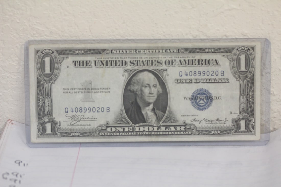 1935 $1.00 Blue Seal Note (1 of 3)