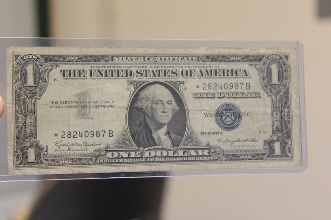 1957 Blue Seal Star $1.00 Note: circulated condition