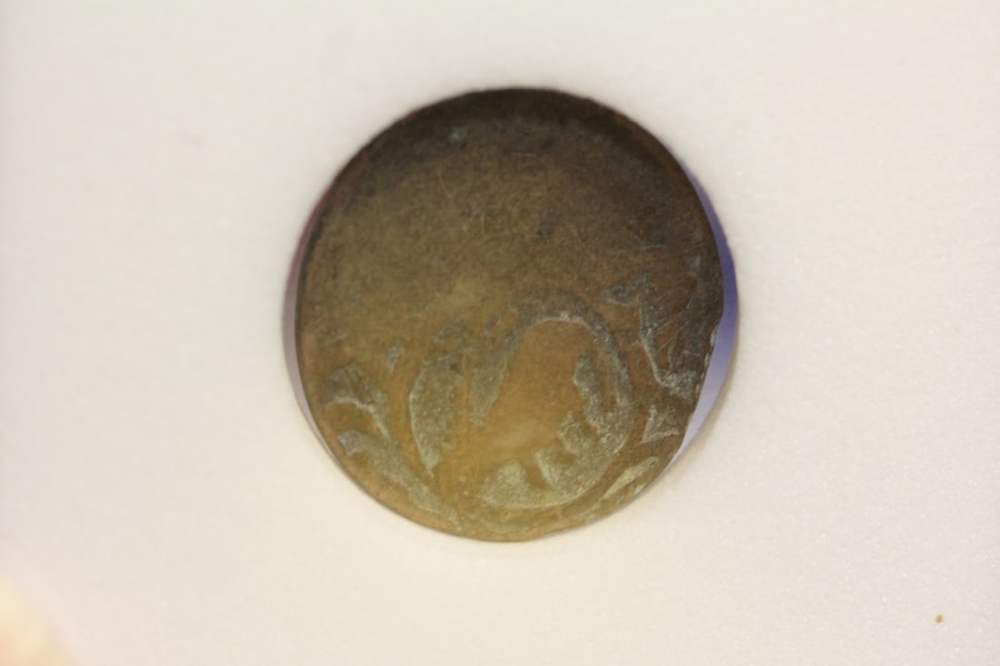 A Slabbed Medievel Bronze Nummis Coin - 4