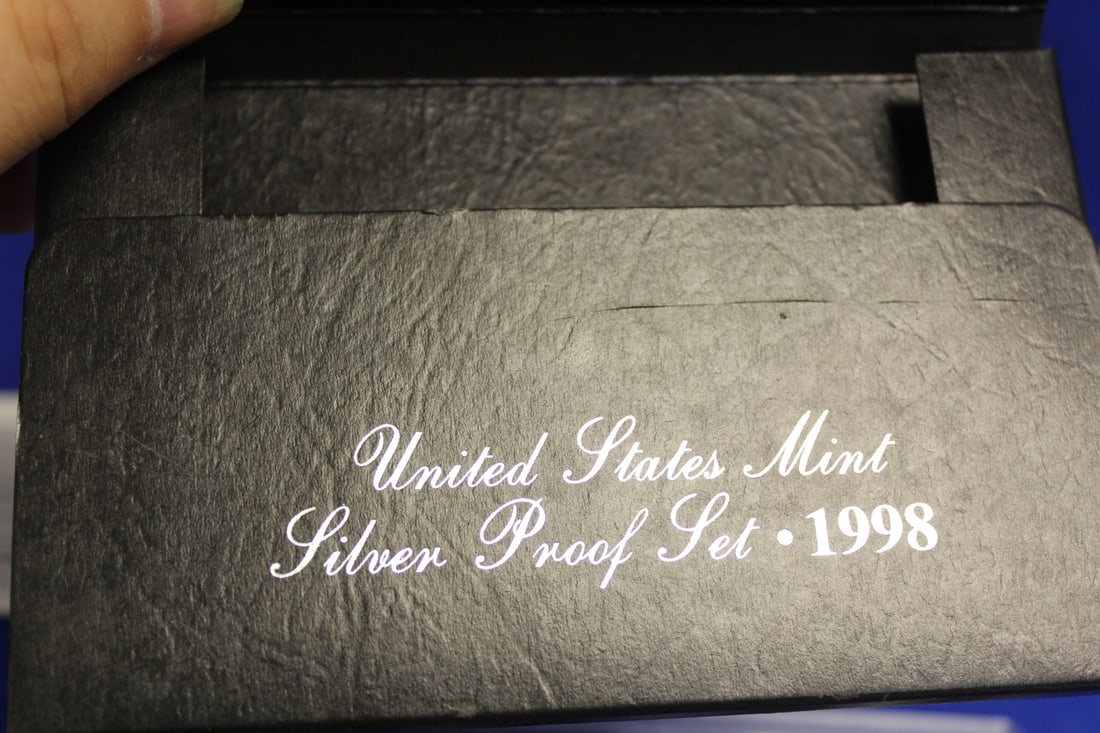 A 1998 US Mint Silver Proof Set - 3
