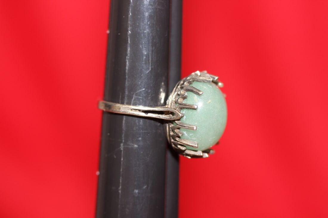 A Jade and Sterling Ring - 5