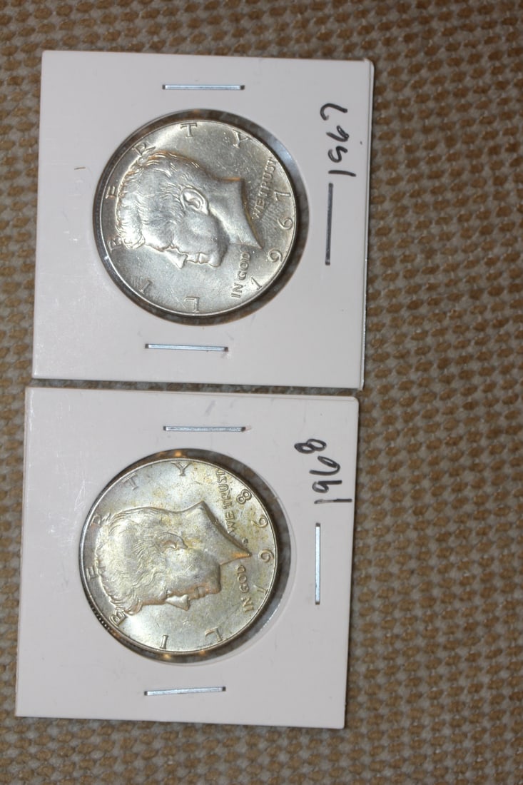 Lot of 2 Kennedy Halves: 40% silver
