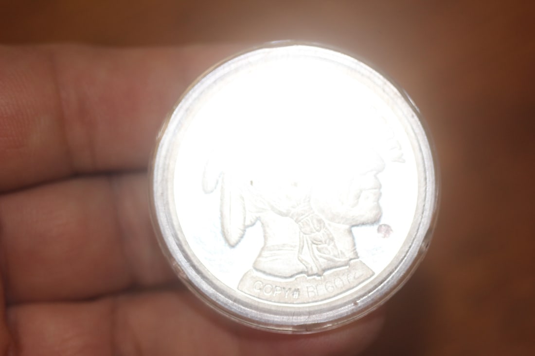 Commemorative Silverplated Buffalo Coin: no silver value