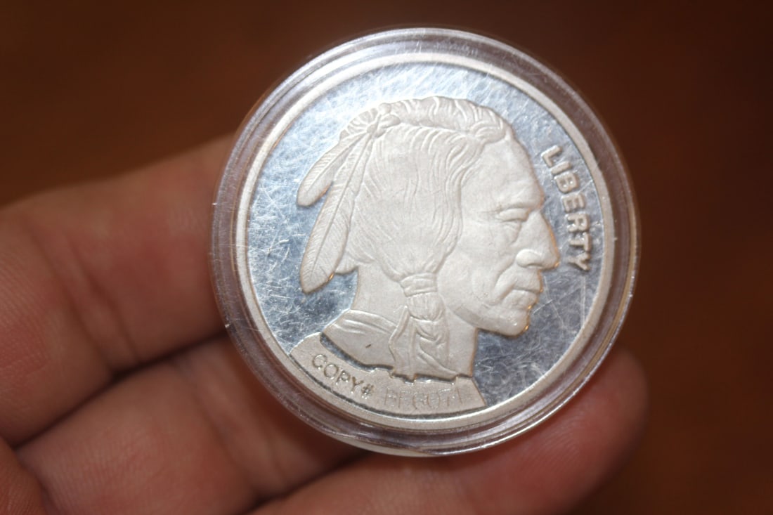 Commemorative Silverplated Buffalo Coin: no silver value