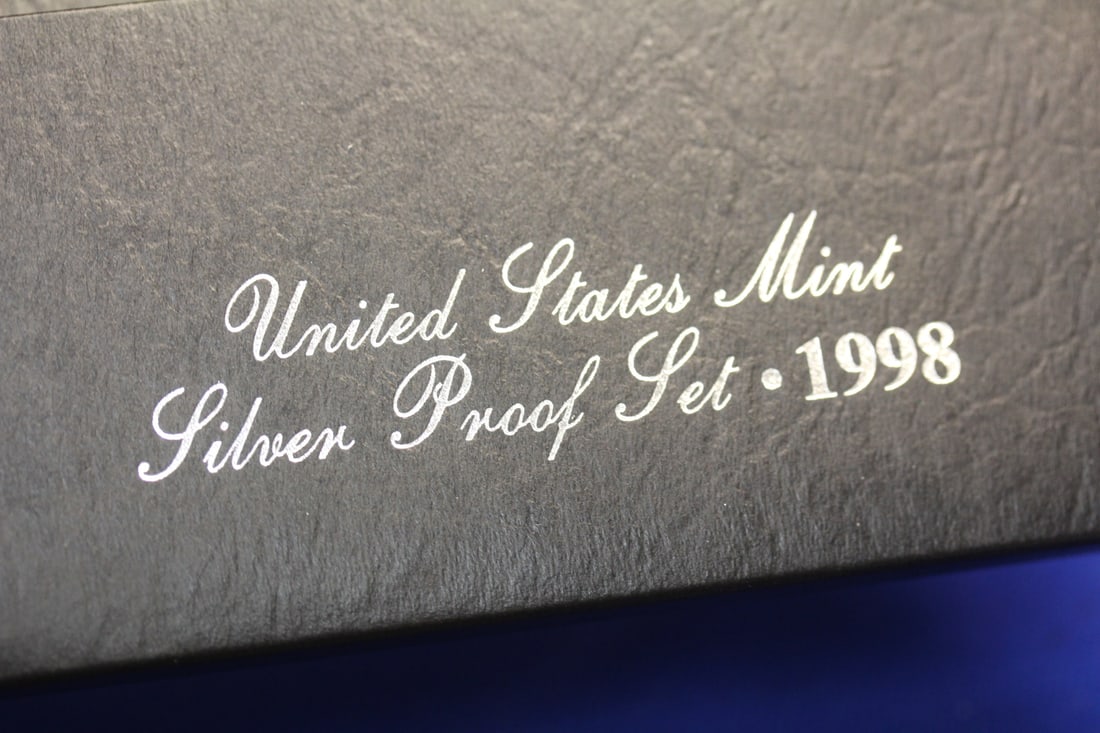 A 1998 US Mint Silver Proof Set - 4