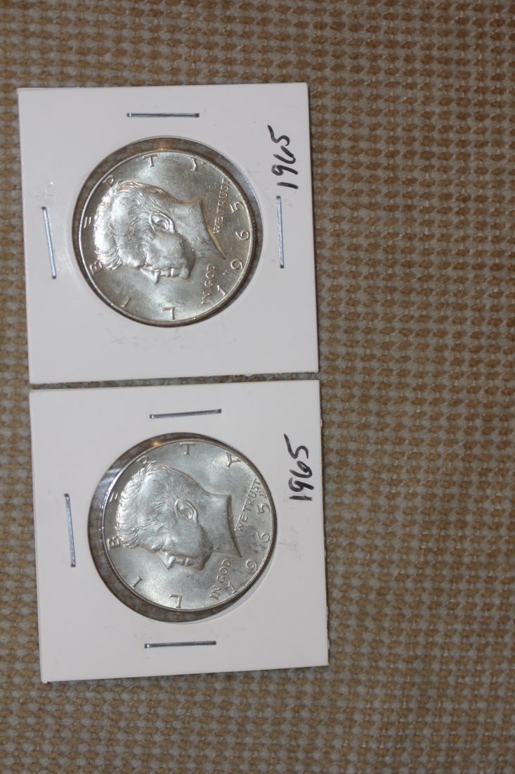 Lot of 2 Kennedy Halves: 40% silver