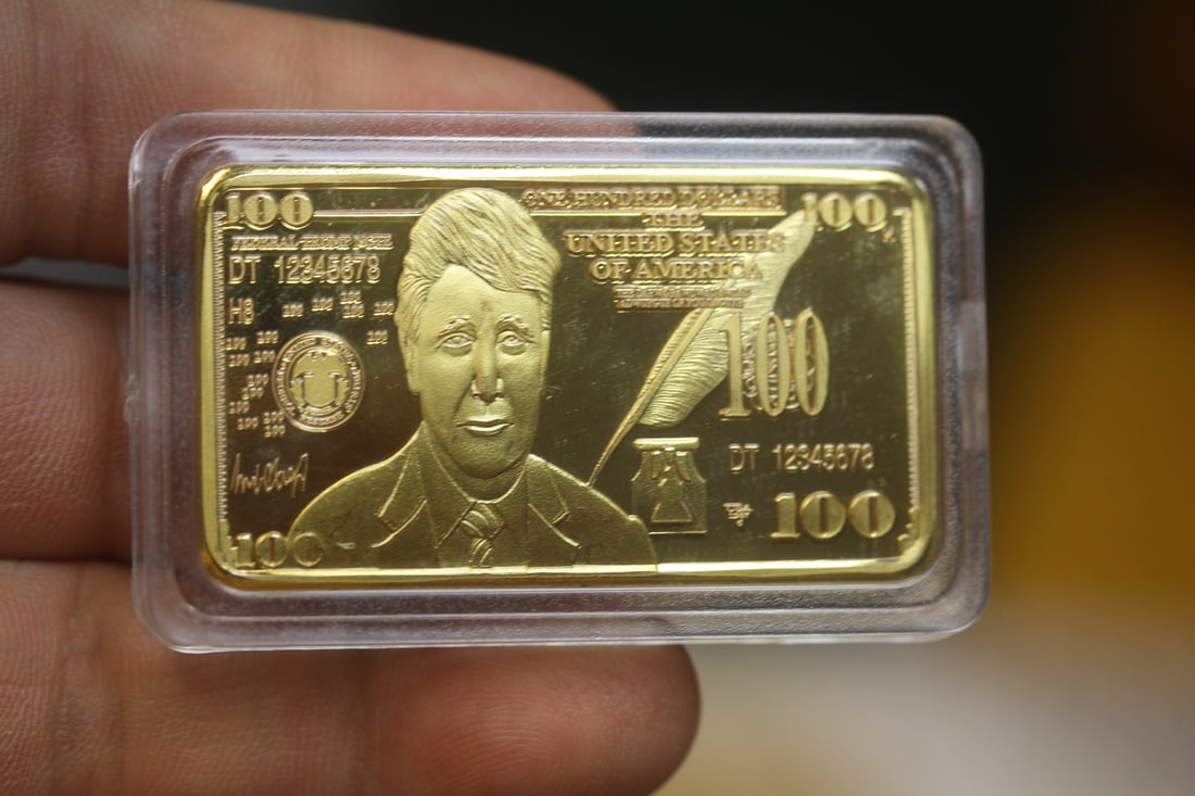 Gold plated Trump Bar: Commemorative, clad