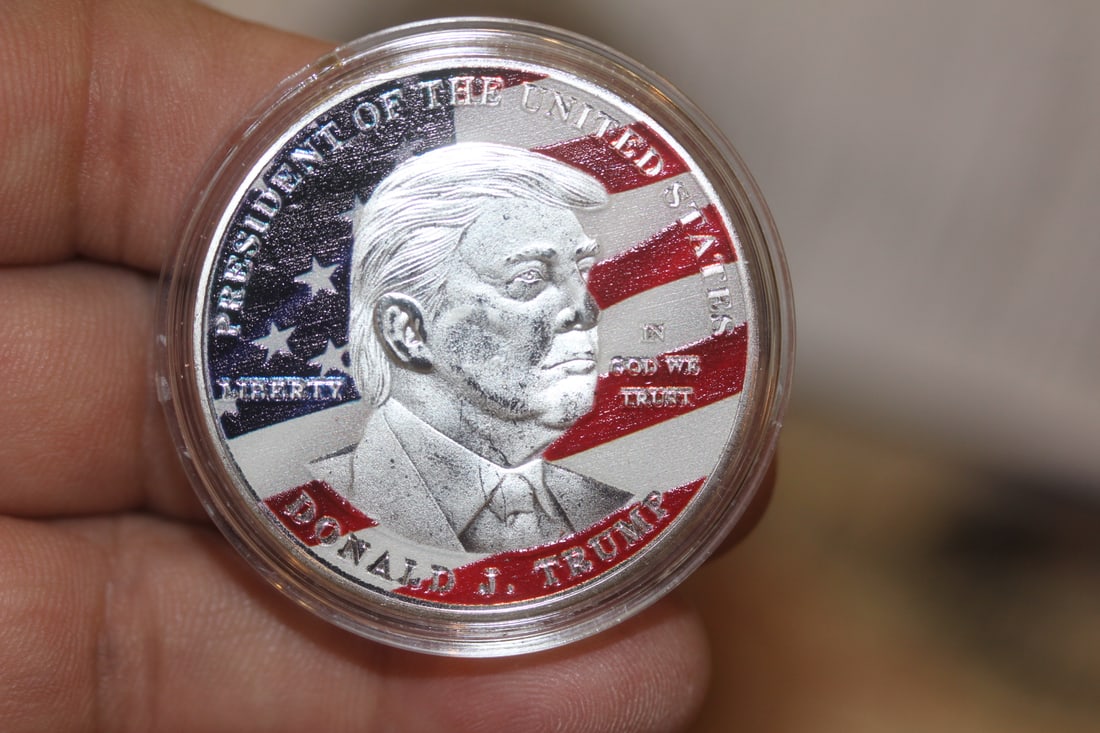 Donald J Trump Commemorative Coin: clad