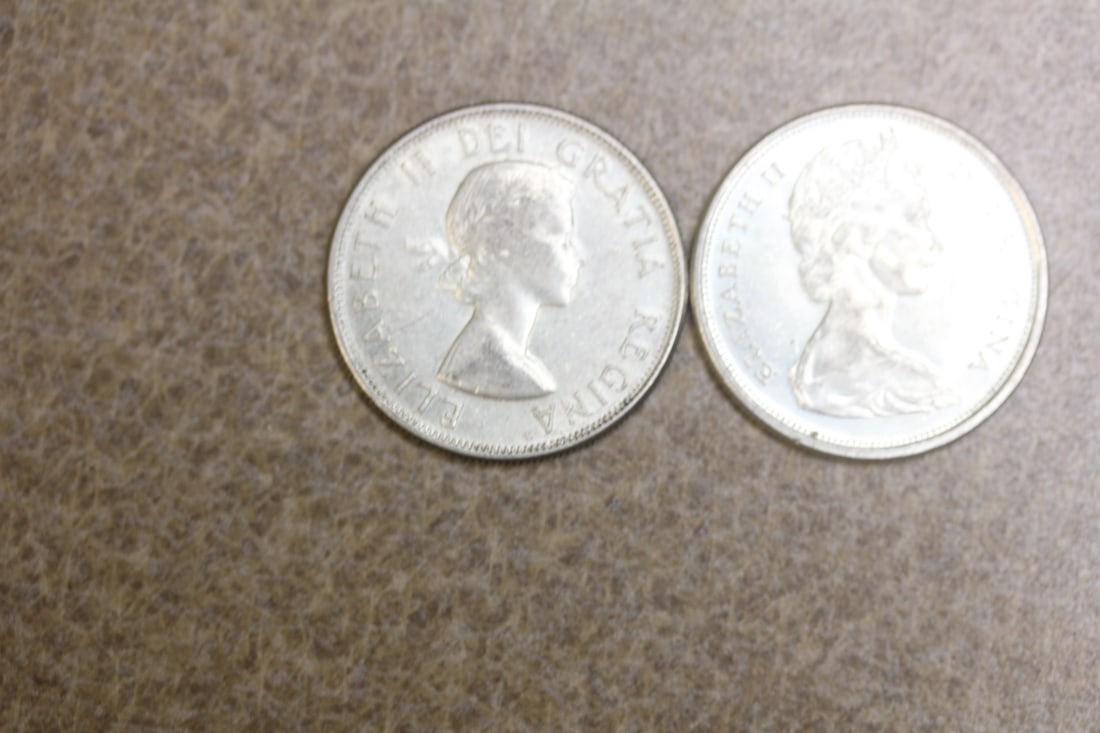 Lot of 2 Canadian Silver Half Dollars: 80% silver