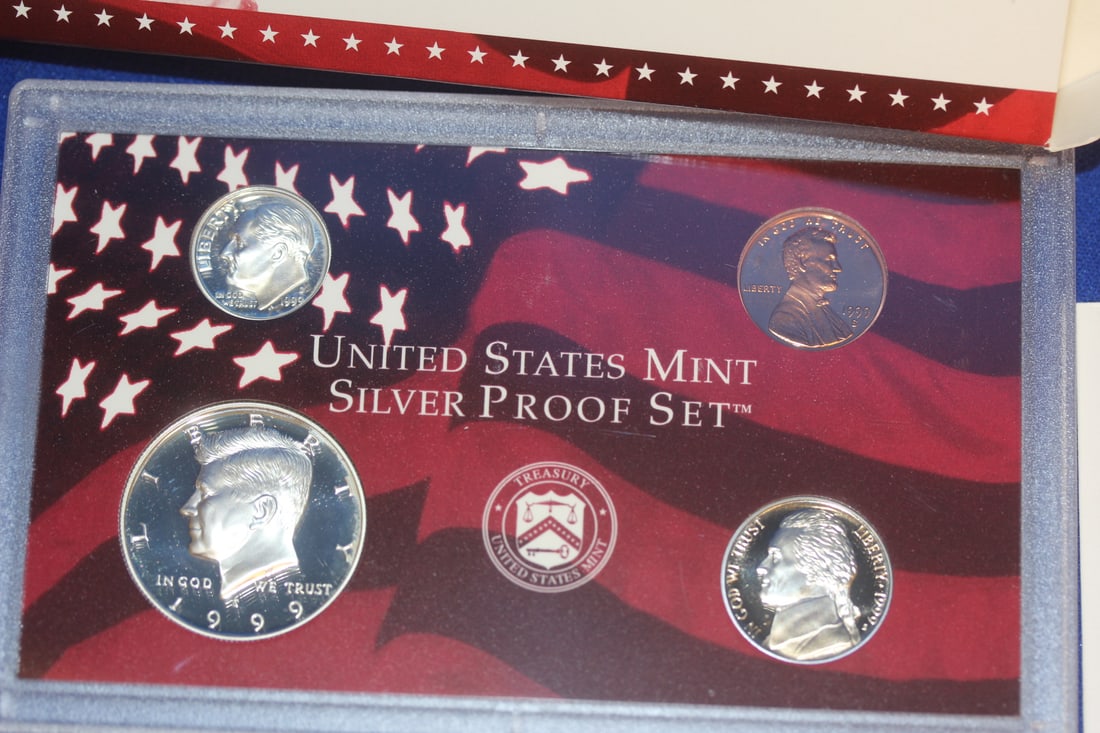 A 1999 US Mint Silver Proof Set - 4