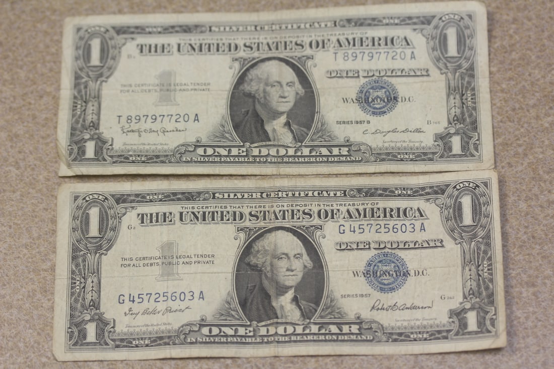 Lot of 2 1957 Blue Seal $1.00 Note: as shown