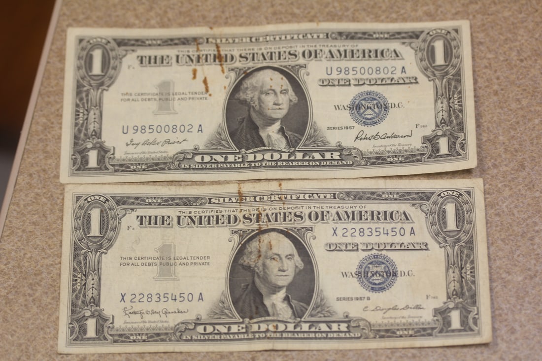 Lot of 2 1957 Blue Seal $1.00 Note: as shown