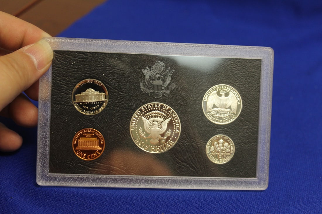 A 1993 US Mint Silver Proof Set - 2