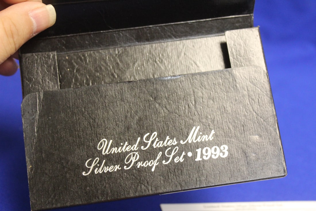 A 1993 US Mint Silver Proof Set - 4