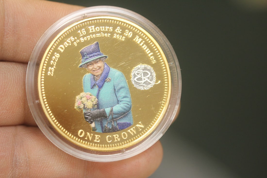 Queen Elizabeth Crowning Moments Coin: 24 Karat gold plated