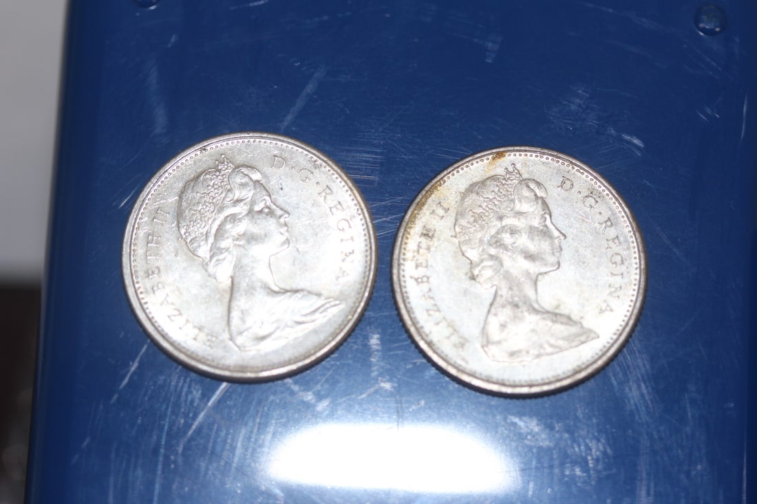 Lot of 2 1968 Canadian Quarters: 50% silver