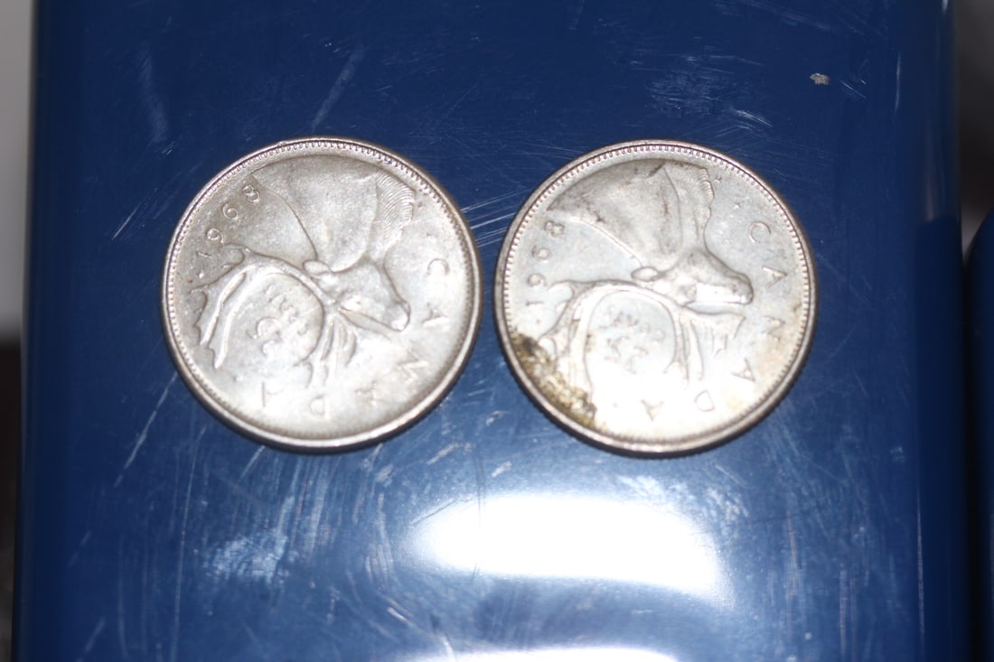 Lot of 2 1968 Canadian Quarters - 2