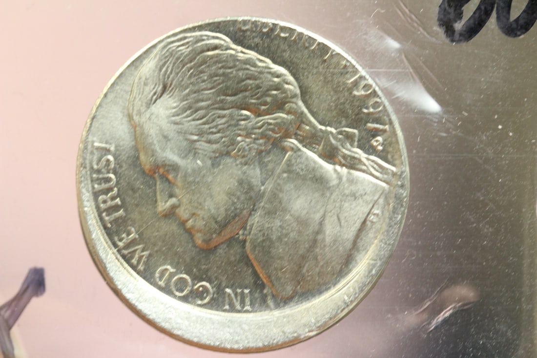 Rare Dual Error 1997 Jefferson Nickle: die crack and off center - appeared to be uncirculated