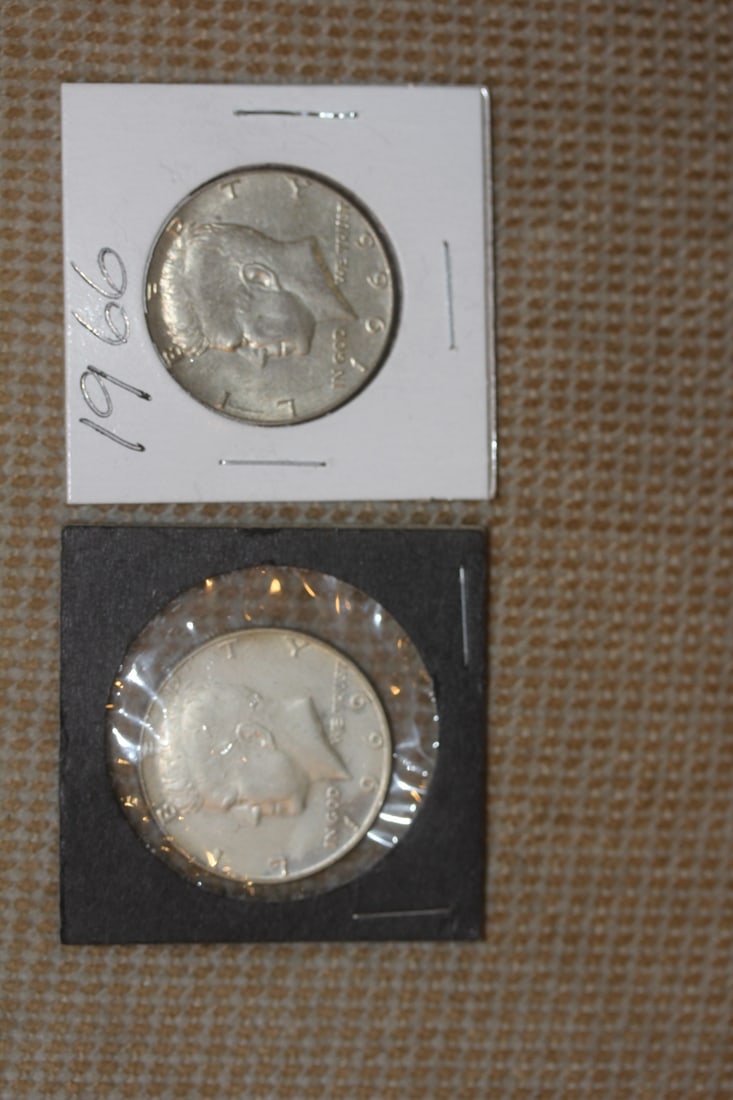 Lot of 2 Kennedy Halves: 40% silver