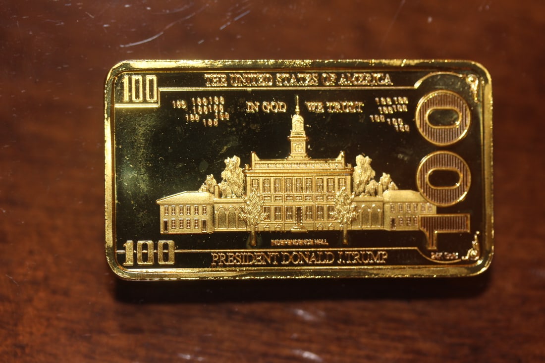 Commemorative Gold Plated President Trump Bar: clad