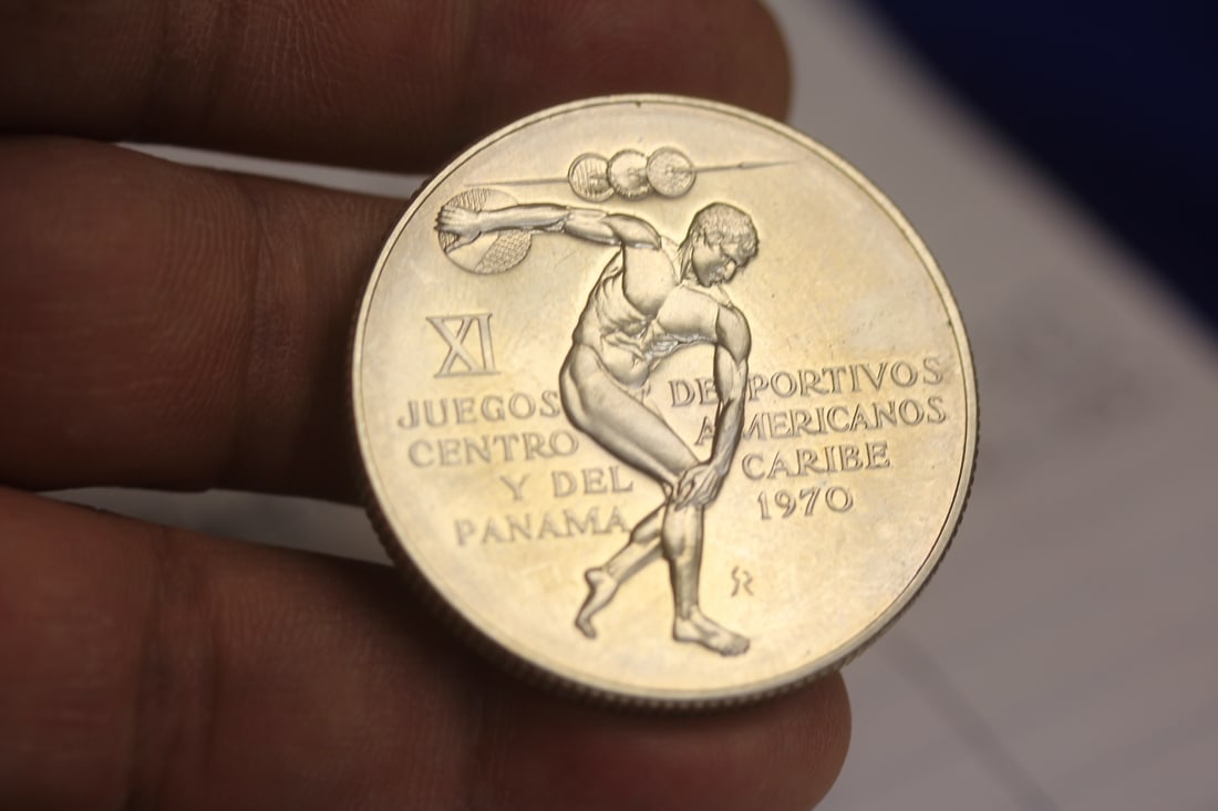 Panama 5 Balboas Sterling Silver Coin: over one ounce
