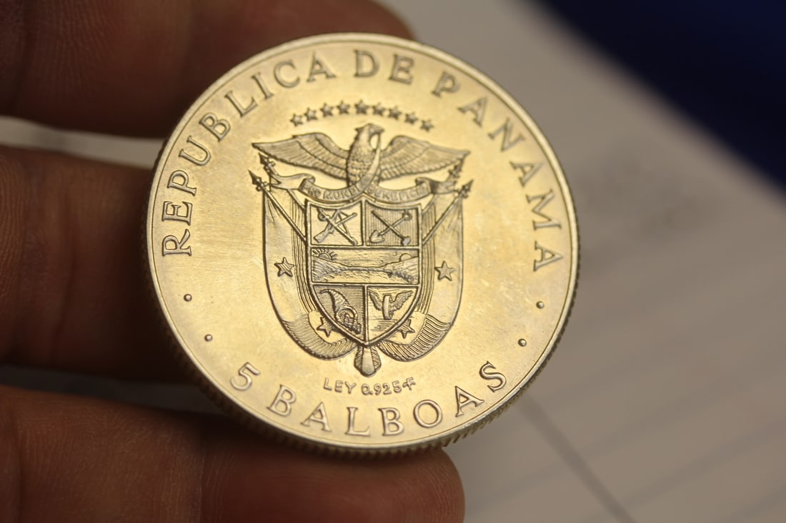 Panama 5 Balboas Sterling Silver Coin - 2