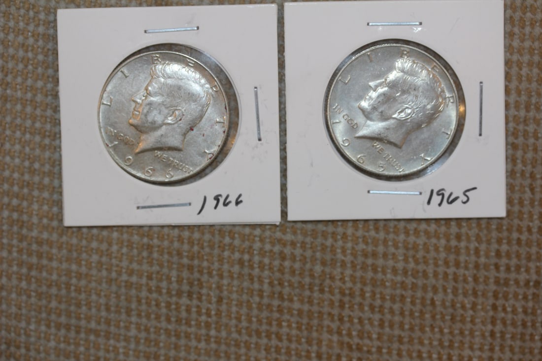 Lot of 2 Kennedy Halves: 40% silver