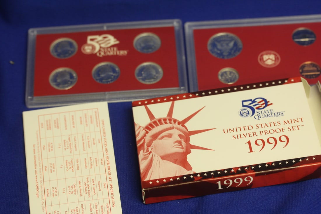 A 1999 US Mint Silver Proof Set - 2
