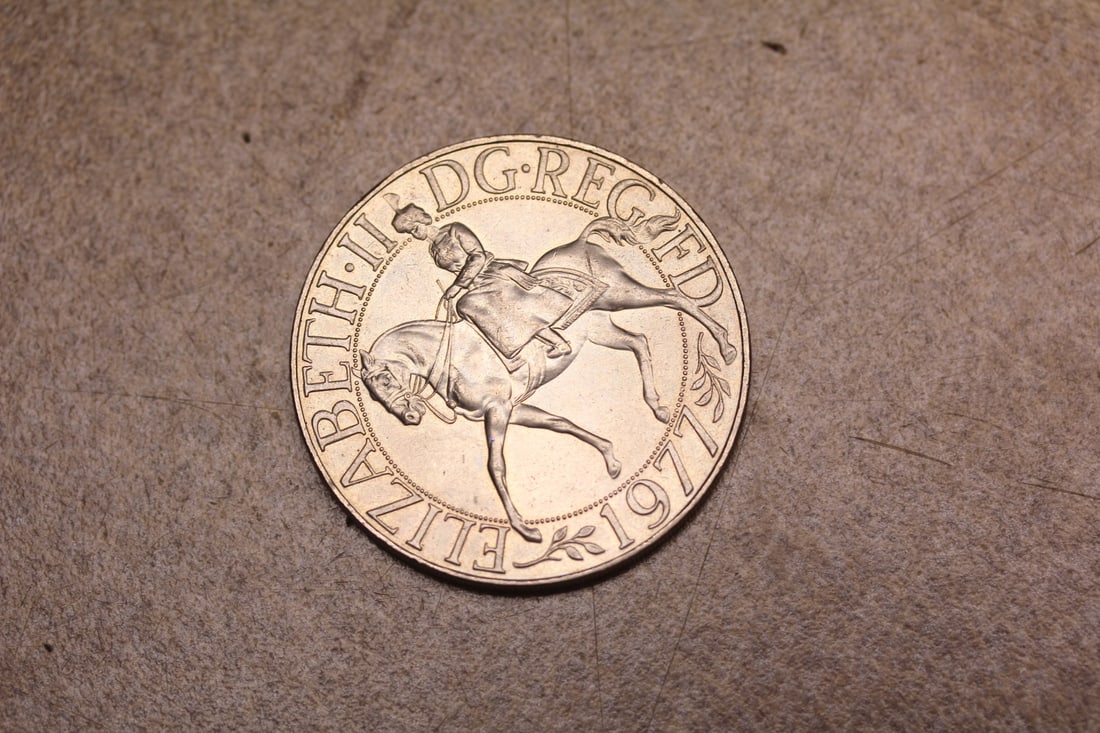 1977 Elizabeth Coin: clad