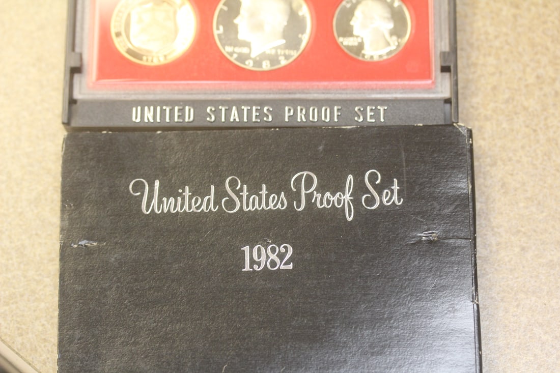1982 US Proof Coin Set - 2