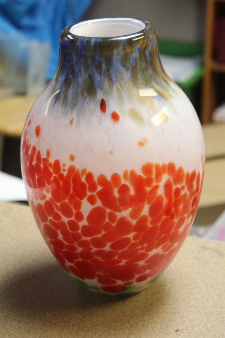 Art Glass Vase: 9 1/4" tall
