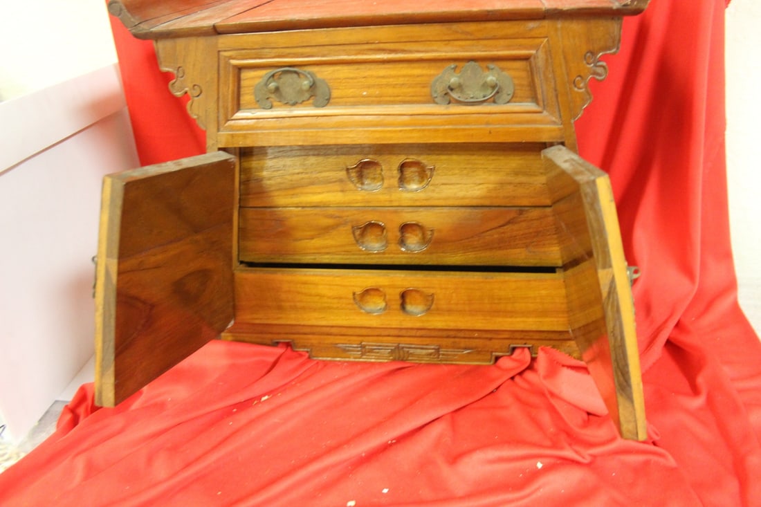 An Oriental Wooden Jewelery/Trinket/Cabinet or Box - 4