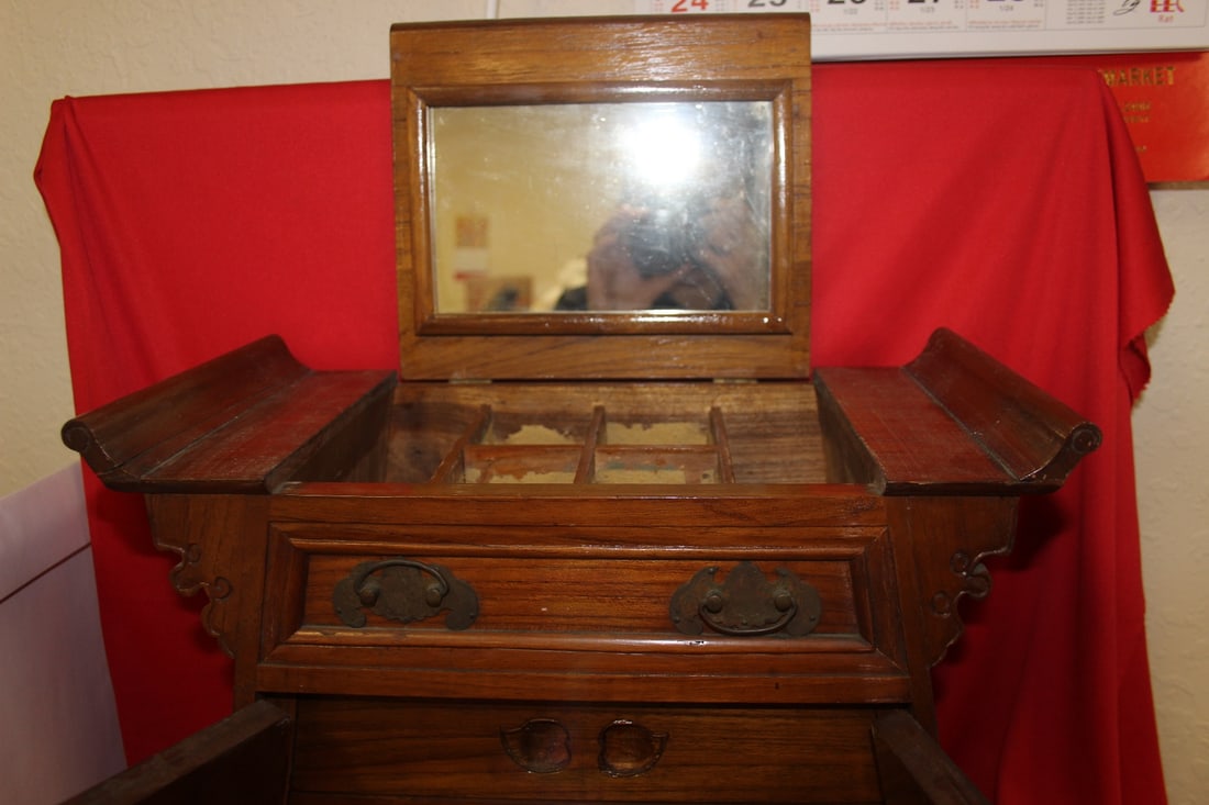An Oriental Wooden Jewelery/Trinket/Cabinet or Box - 5