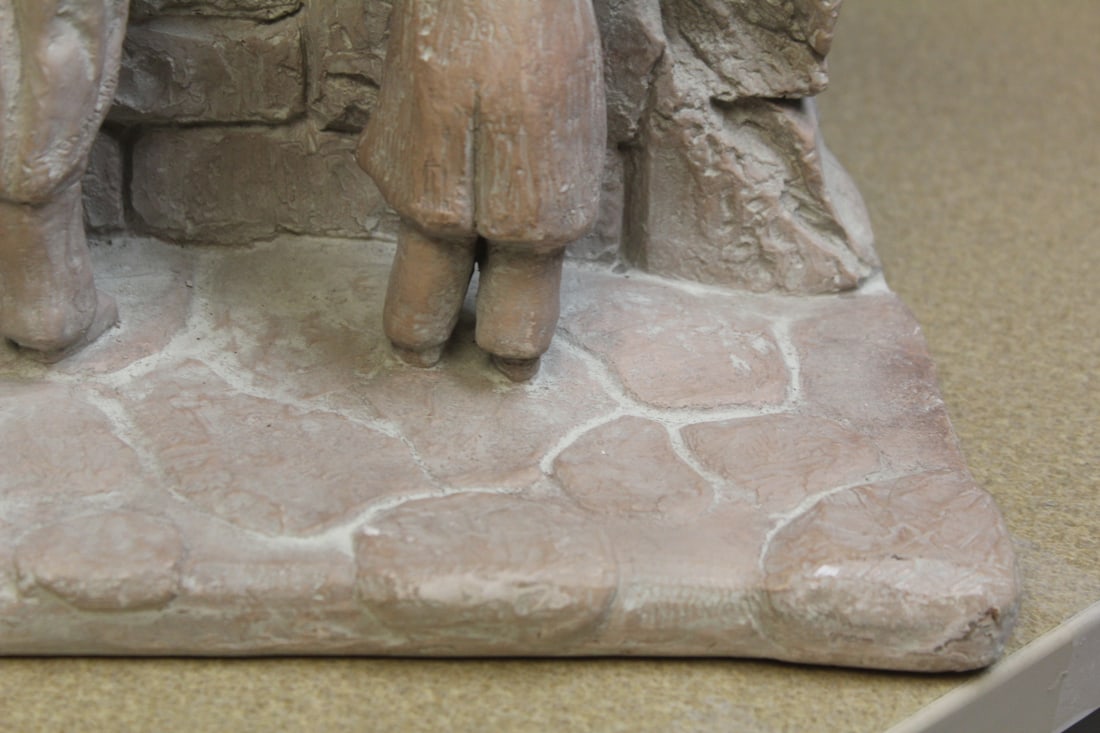 Austin Production 1973 Statue - 5