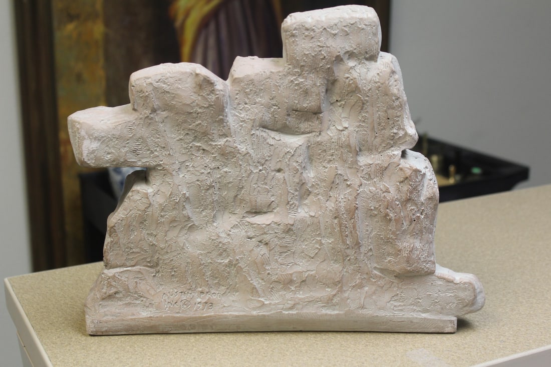 Austin Production 1973 Statue - 6
