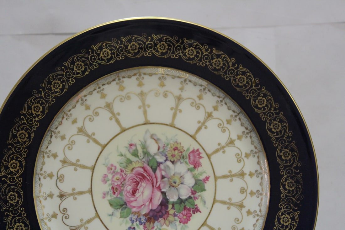 A Set of 11 Rosenthal I v o r y Dinner Plates - 3