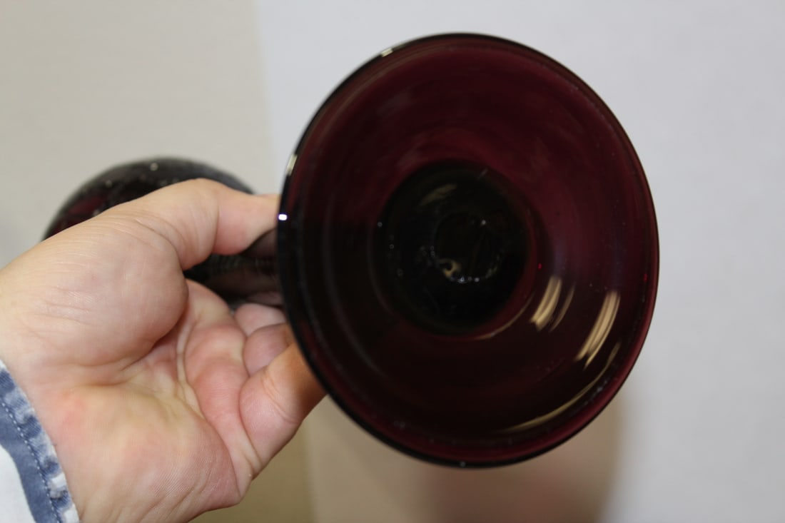An Amethyst Glass Goblet - 5