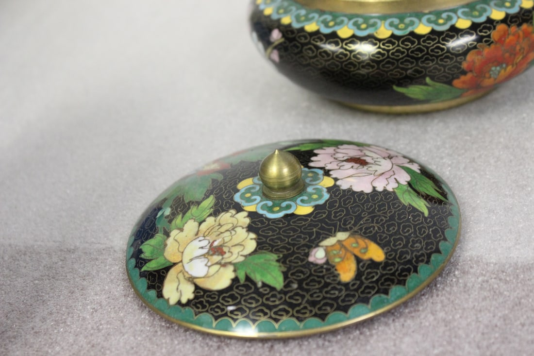 A Chinese Cloisonne Cover Jar - 3
