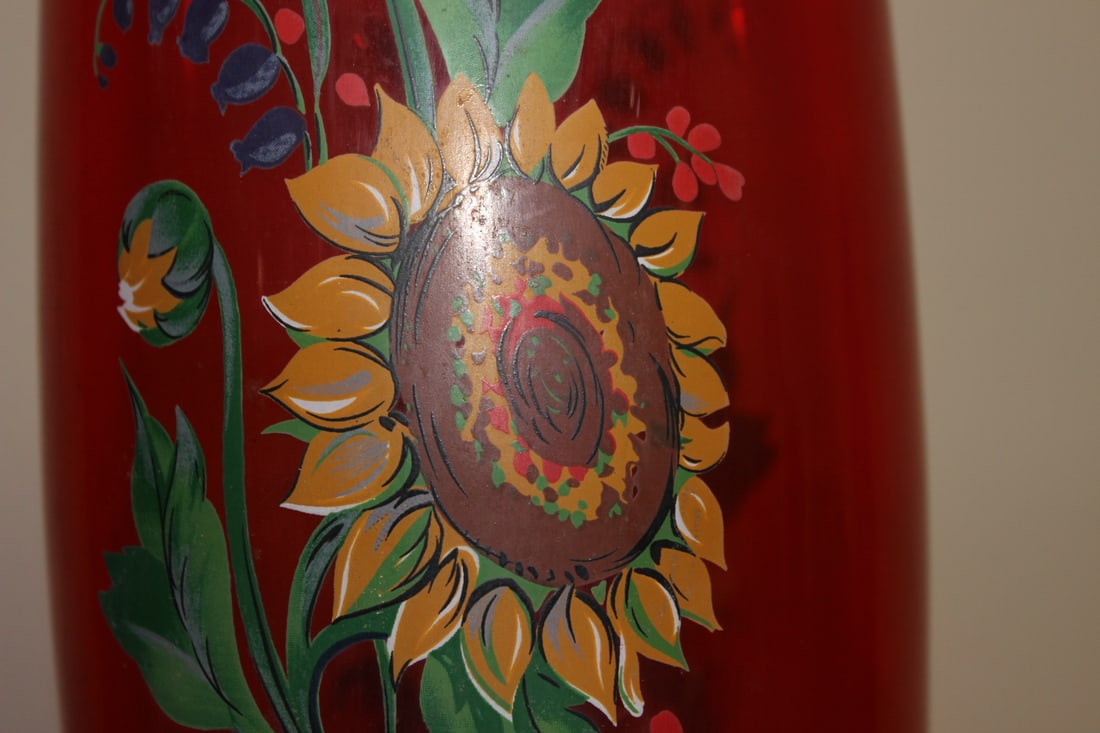 A Red Glass Vase - 4