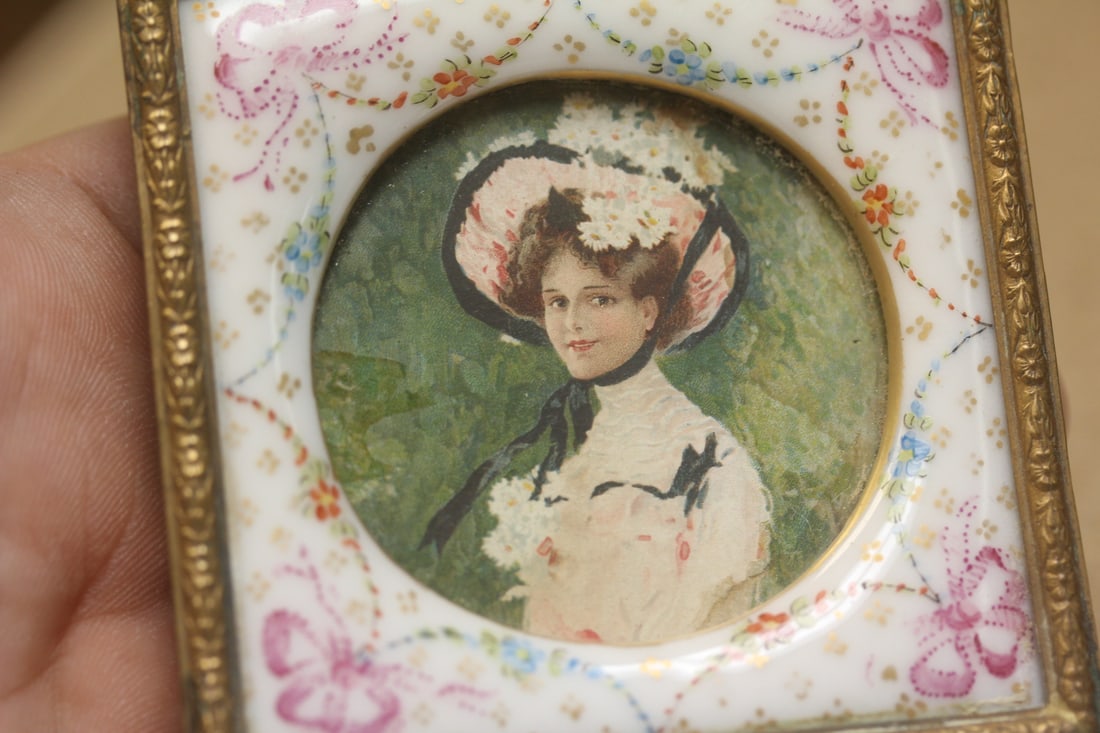 Small Antique Picture Frame - 5