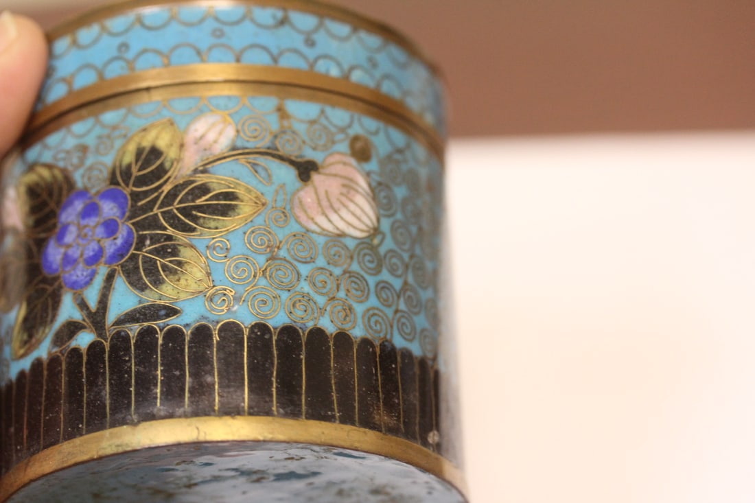 A Chinese Cloisonne Cylinder Container - 4