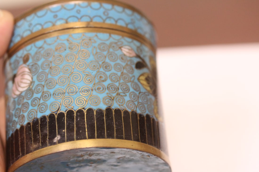 A Chinese Cloisonne Cylinder Container - 5