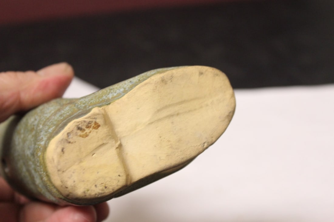 A Small Pottery Shoe Container - 3