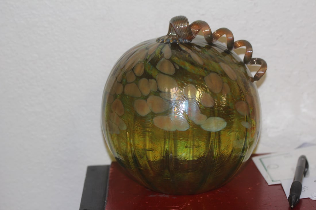 Art Glass Pumpkin: 7 /34" tall by 6" wide