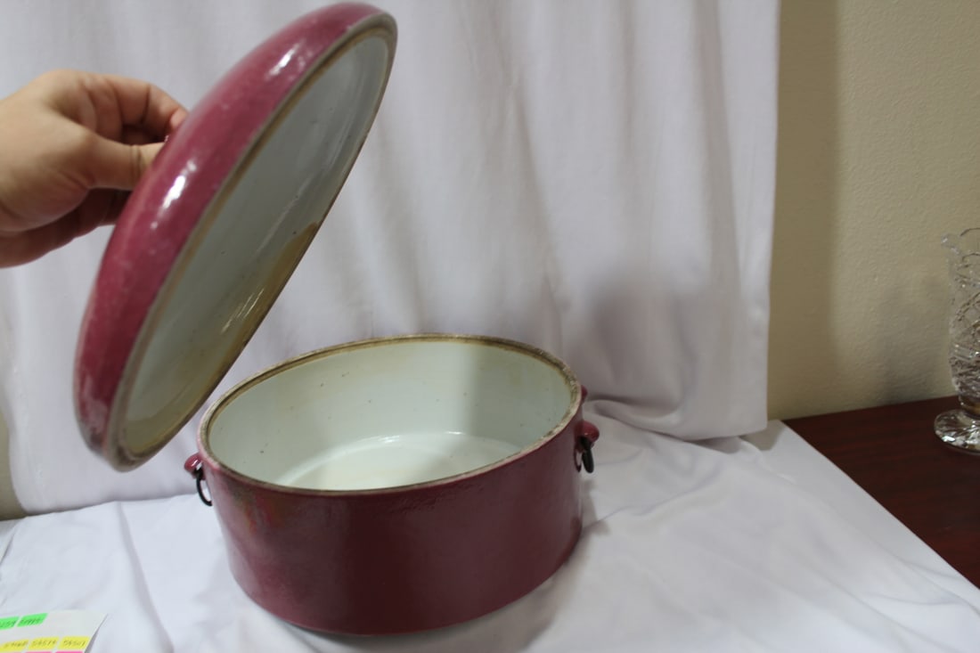 An Antique Chinese Monochrome Cooking Pot? - 5