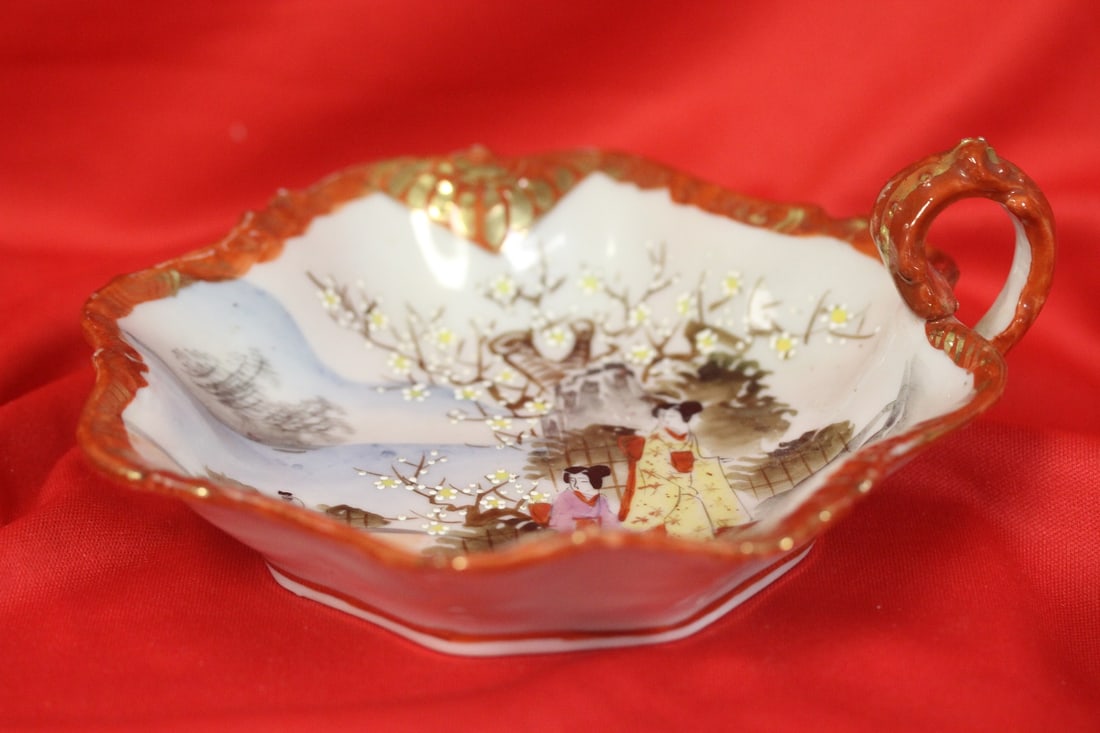 A Japanese Kutani Dish (1 of 6)