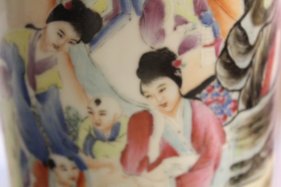 Antique Chinese Porcelain Vase - 3