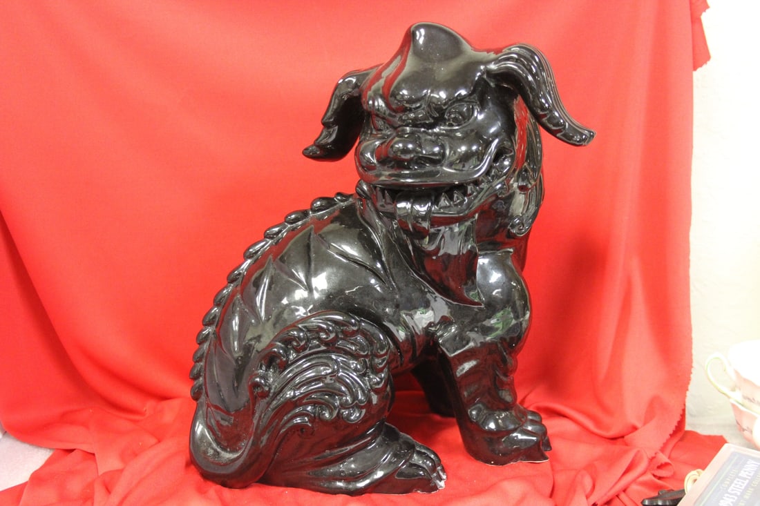 A Decorative Ceramic Foo Lion: Please note: small chip - Made in Italy - 13 3/4" tall