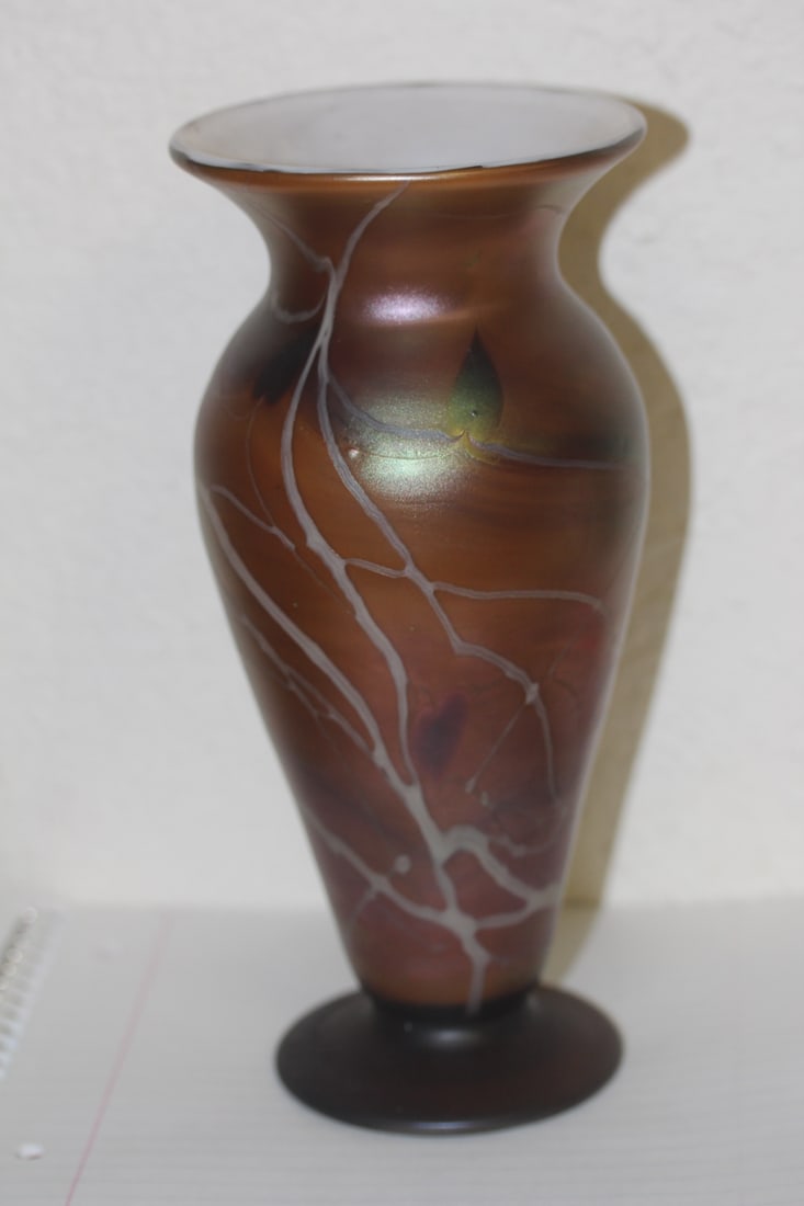 Tiffany Style Art Glass Vase: 8 1/4" tall